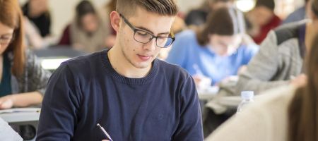 Na dane održavanja Probnih ispita maturanti će pisati ispite iz tri predmeta – Matematike, Hrvatskog jezika i Engleskog jezika