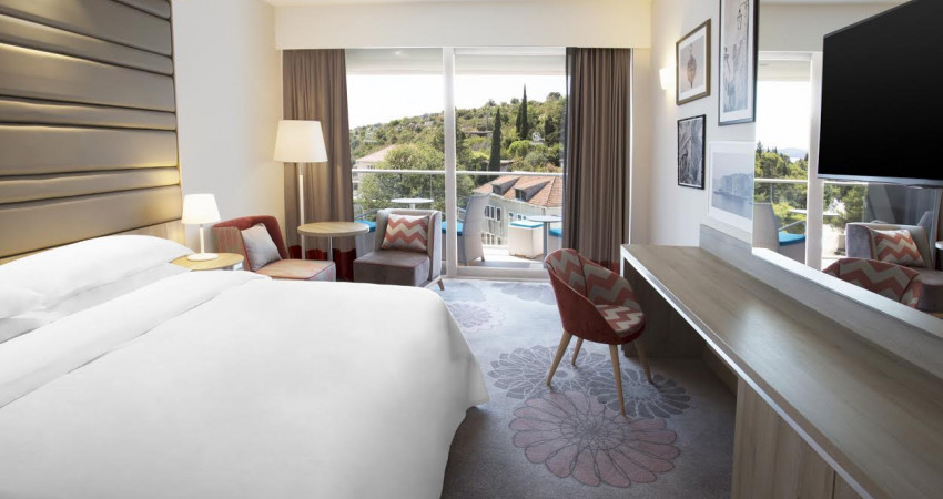 Nakon prvotnih 1219 soba u Zagrebu, Hotel TV rješenje realizirano je i u novih 399 soba u Dubrovniku