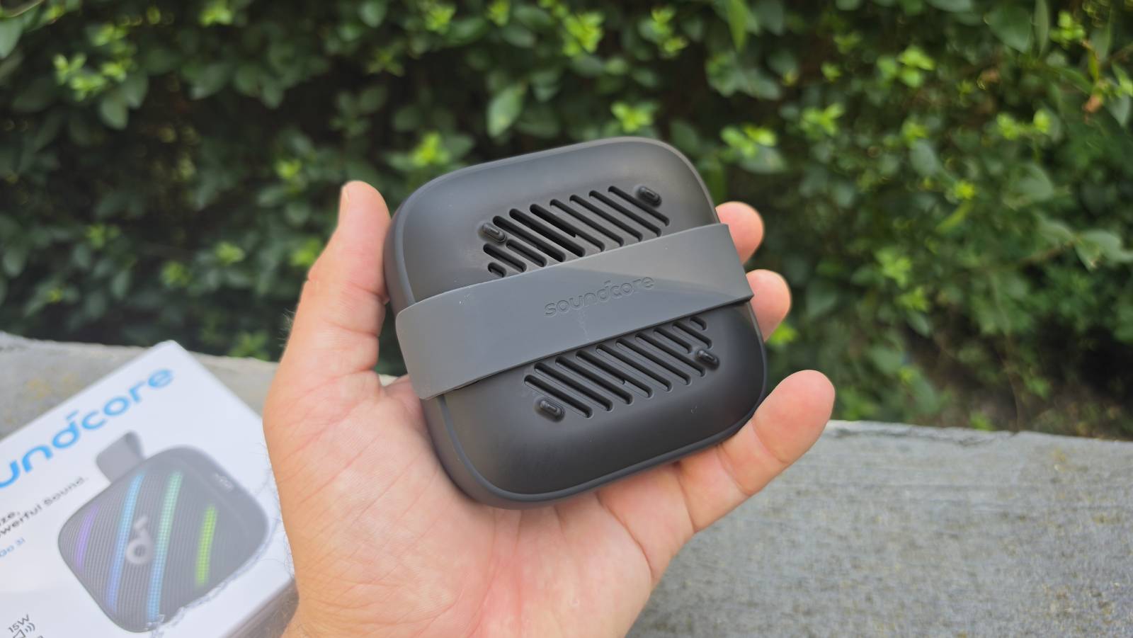 Recenzija: Soundcore Boom Go 3i – mali zvučnik koji zvuči veće nego što izgleda