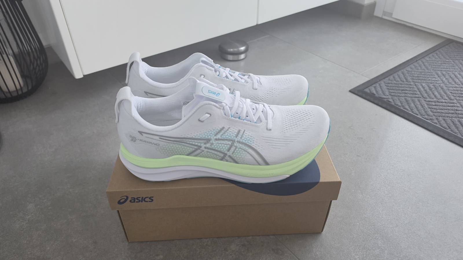 ASICS GEL-KAYANO 33