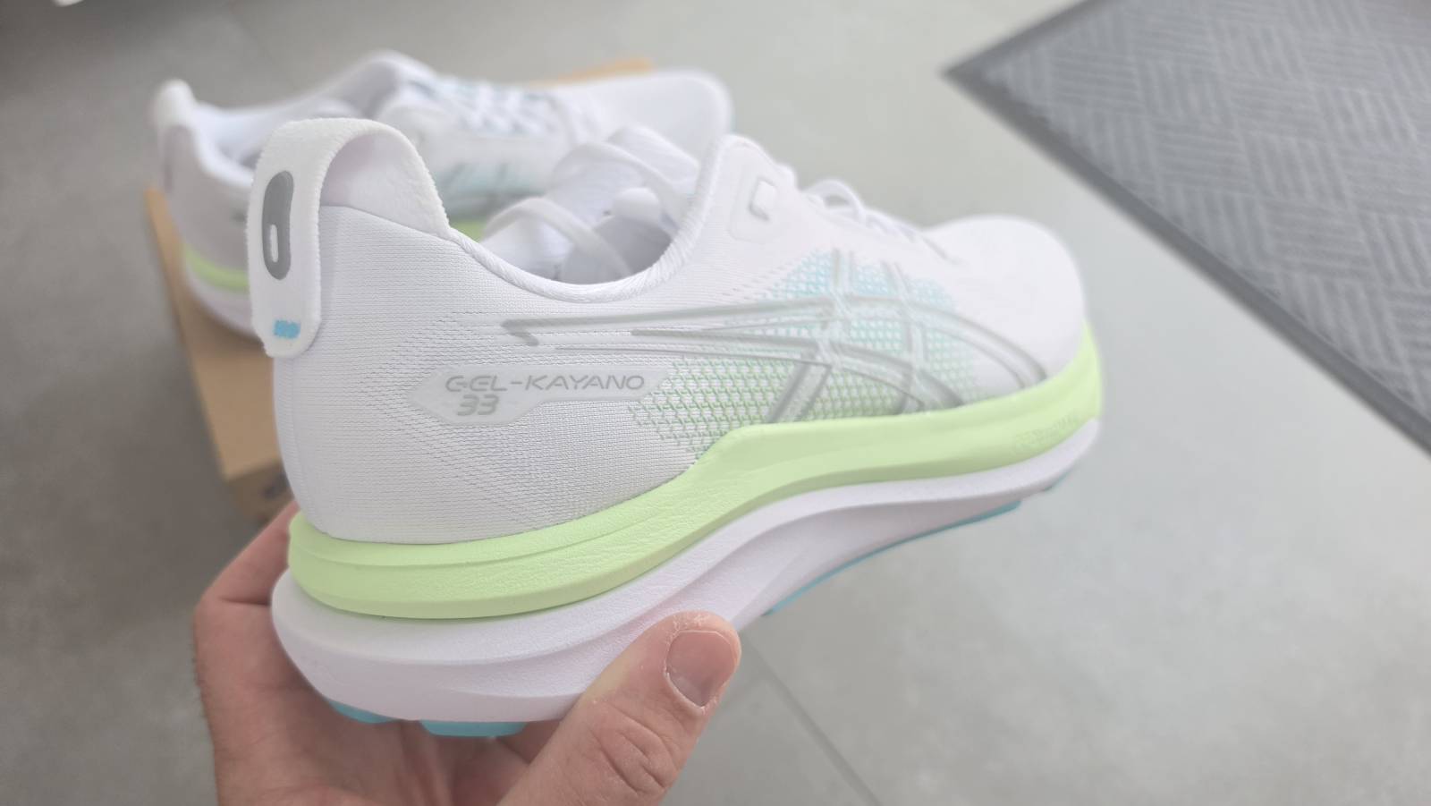 ASICS GEL-KAYANO 33