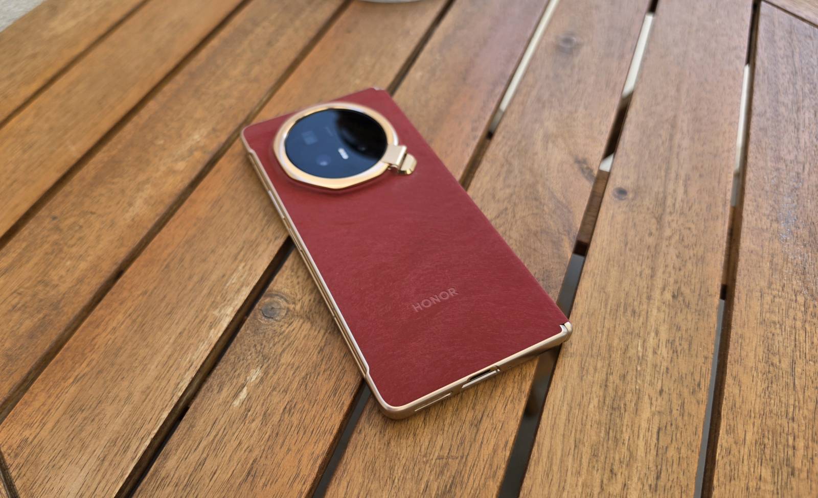 HONOR Magic V6